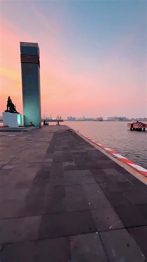 Sunset at Veracruz Malecon: A Tourist's Delight