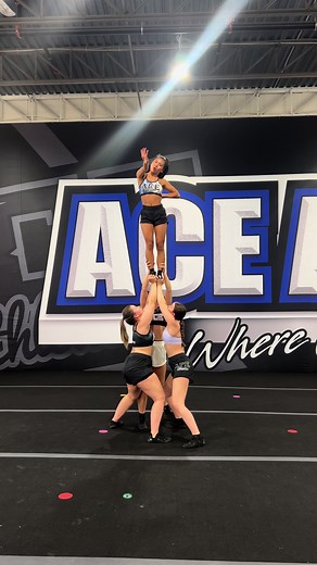 Panthers ❤️🥇🌎 #cheerleading #chearleader #stunt #cheerathletics #cheerathleticspanthers #panthers #worldchampion #aceathletics @Laurence Boivin @juliettel @Ysaaaa