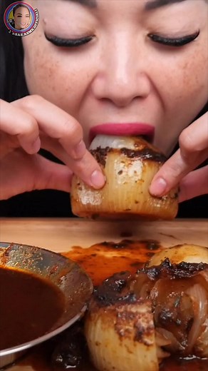 Trying the Onion Boil: A Unique Food Trend Experience