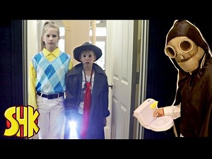 Detective Donut vs Robber! The Stolen Flushin' Frenzy Game Piece Mystery!? SuperHeroKids - Videos For Kids