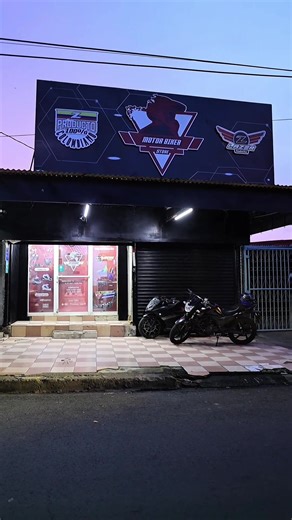 📍 ¿No sabés cómo llegar a MotorBiker Store? Aquí te mostramos la ruta completa para que encontrés la tienda sin perderte. En este video te llevamos paso a paso desde la calle principal hasta la entrada del local, para que identifiqués cada referencia y llegués rapidito a conseguir tus repuestos, accesorios y todo lo que tu moto necesita. 🏍️🔥 Seguí el recorrido y venite a vivir la experiencia MotorBiker Store. ¡Tu moto te lo va a agradecer! #MotorBikerStore #CómoLlegar #RutasNicaragua #Motocic