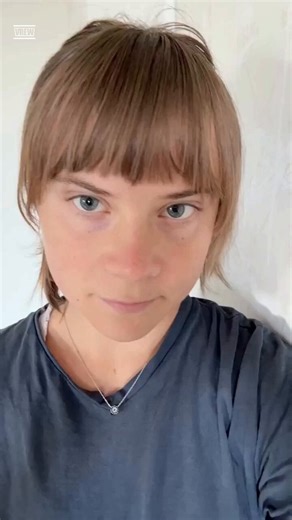 🇸🇪【グレタ・トゥンべリ、また現実無視の迷惑抗議活動】スウェーデンで、子供の頃に移民として入国した若者（18歳以上）を本国送還する政策が進む中、 迷惑活動家グレタ・トゥンベリが「非人道的」と動画で激しく抗議。しかしスウェーデンは長年の無制限移民政策で、犯罪増加・福祉圧迫・社会分裂が深刻化。 政府はようやく現実を見て政策転換を図っています。グレタは相変わらず「人権」を振りかざしますが、 自国民の安全や文化を守る努力を「敵対的」と非難するのは、典型的な過激左派の感情優先論理です。欧州がやっと目覚めたをこの流れを、グレタは止められるでしょうか。👉️ちなみに、X上の多くのユーザーは、「ようやくスウェーデンが現実を直視し始めた」「グレタは黙れ！」と政府を支持。 「シリア・イラク・アフガン移民の60%が無職で福祉依存率が極めて高い」「先進国スウェーデンにいるグレタの方が、母国よりCO2排出量が多いんじゃない？」といった現実を指摘する声や、「グレタ、自分の家に何人か招き入れてみろよ」という辛辣な皮肉も相次ぎました。🤣全体として「人権優先の理想論ではなく、自国民の安全と文化を守る政策こそ必要」