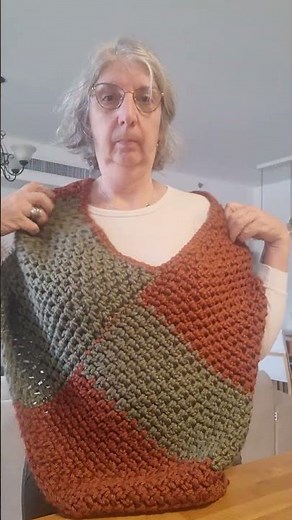 Amazingly Chunky Crochet Poncho + Free Pattern