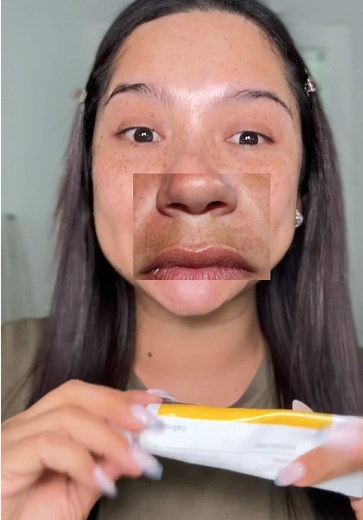 He estado incorporando esta crema en mi rutina para ayudar con los poros y las manchitas, y me encanta lo luminosa y pareja que se siente la piel. @celimax.global 💛 . . . . #celimax #darkspotcare #hyperpigmentationcare