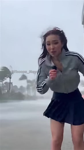 The weather tried to steal my mic! 😅 But, hope you have a cozy evening! Do you prefer rain or sunshine? ☔️ #weather #windy #reporterlife #fyp