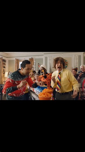 Jimmy patinando sobre hielo y cantando para Frito Lay. 🎄🎅🎁 Flashback campaña de Navidad. | Jimmy Fallon Latin America FANS