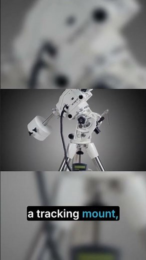 DSLR Comet Photos: Essential Gear & Tripod Tips