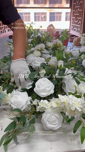 226K views · 2.8K reactions | TR272懶Classic and elegant white and green table flower runnersSuitable for all seasons weddings in USA #dkbflower #flowerrunners #tableflower #weddingplanners #eventplanners #weddingdecorations | DKB Artificial Flowers Factory | Facebook