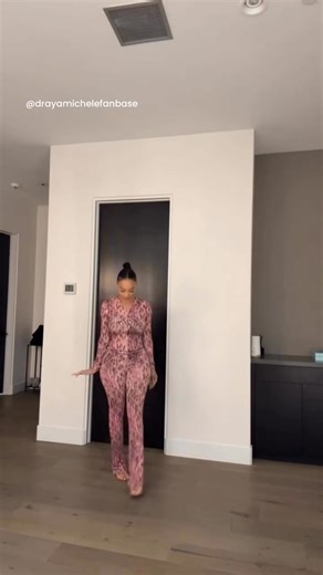 66K views · 779 reactions | Discipline looks good on her. Every. Single. Time.  #DrayaMode #drayamichele #yogainspiration #yoga #glamour | Draya Michele Fan Base | Facebook