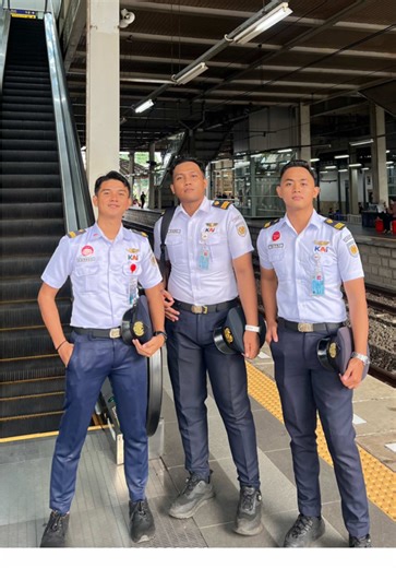 “ Mission complete “ nganterin orang taun baru #masinis #tahunbaru2025 #fyp