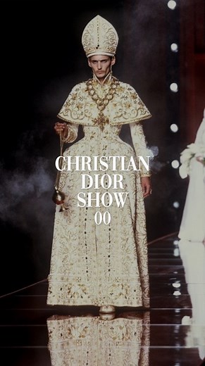 People really got up and left 😭 On @runwaytape #fashion #vintage #runway | Runway Tape