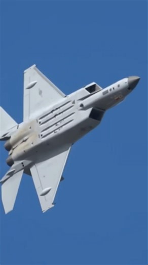 KF-21's high-G turns were incredible South Korea's new fighter jet! Hear the roar of the F414 engine