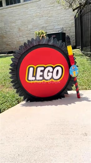 3.9K views · 84 reactions | Les comparto el proceso de elaboración de esta piñata redonda de lego #birthday #piñatalego #piñataredonda #piñatastick #posterpiñata | Piñata Stick | Facebook
