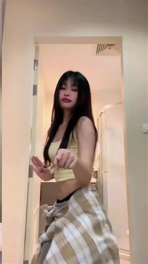 ####အခုမှတင်လို့viewတတ်ပမလာမသိ #fouryou #dancingchallenge #followme ##သီချင်းလေးကြိုက်လို့ပါ dance challenge hashtags