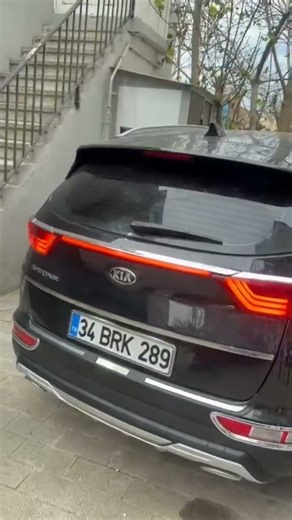 müşteriden gelen video Kia Sportage bagaj stop arası LED lamba uygulaması nın krom çıta tamamlaması