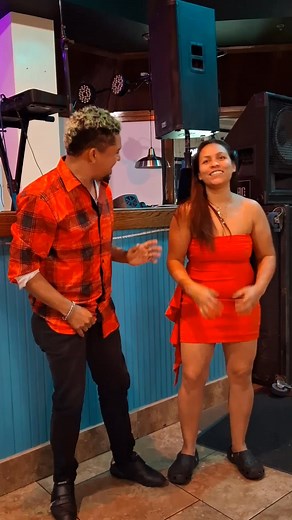 Aunque no lo crean, yo fui quien le enseño a esta chica el baile famoso Lester Cano El Original artista Hondureño Brenda David | Lester Cano