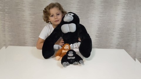MaoGoLan Giant Gorilla Stuffed Animals - 19.6" Large Plush Gorilla with Babies, Soft and Cuddly Companion Toy Gifts for Kids