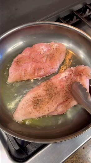 How to pan sear chicken #chicken #chickenbreasts #cooking