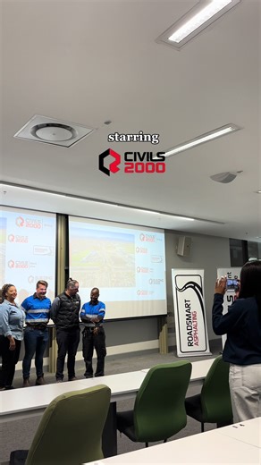 what an INSIGHTFUL Civils2000 session! 🥺🤝 this was our last event of the year and we ended it with a bang! such a great company with amazing people! 🔥 we left this lecture room with so much hope for the future & quotes for daysss! #civils2000 #fyp #civilengineering #saiceuct #uct