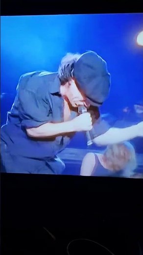 AC DC Angus Young Brilliant Guitar solo!! live on stage!!