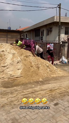 How many times did you watch this??😂😂 USE THE SOUND OHH!! @Jamopyper #cubicle #goviral #viral #machigoldpranks #pranks #prank #prankster #discover #trend #trending #fyp #foryou #fypシ #foryoupage #tiktoknaija #tiktoknigeria #tiktokindia #tiktokuk #tiktokusa #dontletthisflop