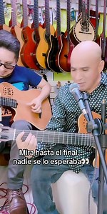 🎶 Sonido profesional en tiempo real Dos guitarras GODIN originales – nivel profesional: • Godin Multiac – versión Grand Concert • Godin Grand Concert (Gran Concierto) Sonido limpio, balanceado y espectacular en vivo MIRA VIDEO COMPLETO 👀 | Casa Musical Anthony