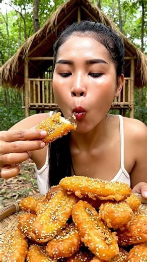 🍌🔥 Eating Deep Fried Bananas — Crispy & Delicious! 🤤