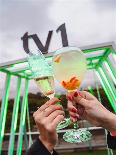 Um dia dedicado para alinhar o presente e projetar o futuro da TV1. Reunimos nossas equipes para celebrar nossas conquistas, trocar aprendizados e traçar a nossa rota rumo à TV1 2030. Encerramos o dia (e o ano) com energia renovada. Que venha 2026!