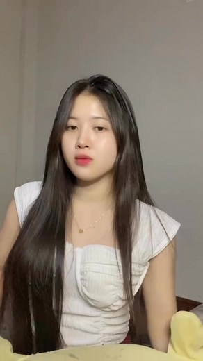 #beautiful_long_hair #bundrop #beautifullonghair #rapunzel #Myanmar #hairplay #longhair | Elegant Myanmar Long Hair Lady