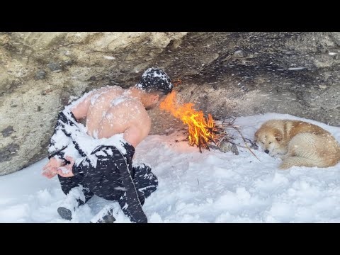 Trapped in a snowstorm -50F Surviving a Bear Encounter snow storm at the off grid FREEZING COLD!