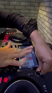 18K views · 745 reactions | Con la Numark Stream Pro ahora puedes aplicar efectos táctiles con su pantalla de 7”, además puedes cargar samples, tienes wifi y puedes conectar tu memoria USB. | Elite Store Dj | Facebook