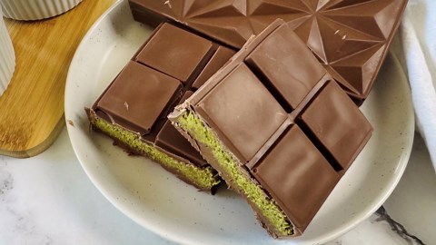 Our Homemade Dubai Chocolate Bar Recipe Will Satisfy Your Sweet Tooth