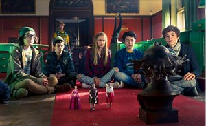 Wie konnte das denn passieren? Dieses mal schrumpft Felix nicht nur seine Lehrerin! Seht jetzt den neuen Trailer zu “Hilfe, ich hab meine Eltern geschrumpft” - ab 18. Januar 2018 nur im Kino! #ElternGeschrumpft | Filmstarts