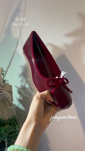 𓊆ྀི 𝚆𝚎𝚕𝚌𝚘𝚖𝚎, 𝙹𝚊𝚖𝚒𝚎’𝚜 𓊇ྀི on Instagram: "Simply elegance in ruby red ♥️"