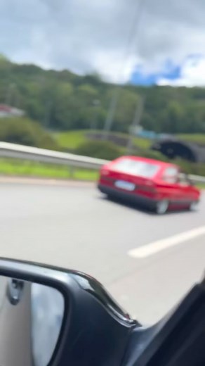 Ai roda bonito🔥🤌🏽 : : : : / : : : : : #baixudoss #golquadrado #vwquadrados #quadradosbaixos #fixa #suspar #carrobaixonãoécrime | Baixudoss