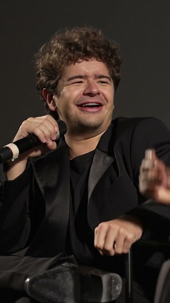 Gaten Matarazzo singing "Never Ending Story" @ Lucca Comics & Games 2025