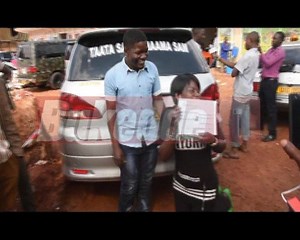 67K views · 2K reactions | Olugambo ne Josephat Sseguya Omuzungu Lissa Larson 78 eyawasizza Aziz "Magically" Mawanda 19 acankalanyizza Katwe mu "ghetto" Sipapa gyaweeredde ba kazannyirizi, Taata Sam ne Maama Sam emmotoka. Subaru ya Sipapa ecamudde abavubuka baayo. #Bukedde | Bukedde | Facebook