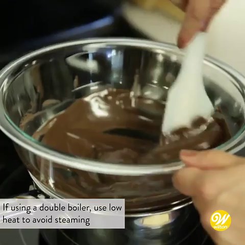 Wilton Melting Chocolate Bright White Candy Melts for Cake Pops Candy Making Chips Vanilla Flavored 12oz., Pack of 6