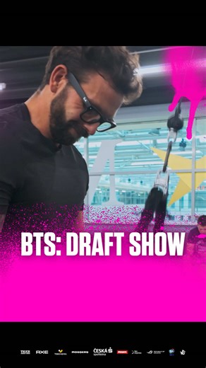 Pojďte se s Filipem podívat, jak se tvoří Clash! 🔥 Normálně to bývá větší chaos, ale tentokrát šlo (skoro) všechno podle plánů. 🎉 Pokud chceš vidět víc, tak mrkni na náš patreon.com/streamersclash Nebudeš litovat! 🫡