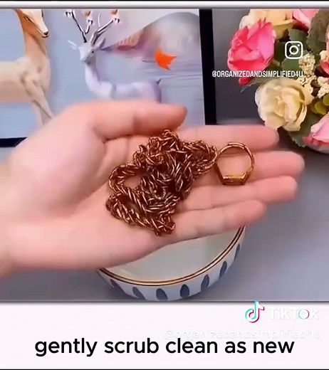White Vinegar Cleaning Hacks: 9 Secret Tricks Revealed