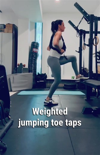 Put your armor on and be unstoppable today 💪🏼 • Tabata Friday (:20 work/:10 rest for 8 rounds) 🔥 set 1: weighted jumping toe taps 🔥 set 2: weighted hanging table sits 🔥 set 3: weighted air squats 🔥 set 4: weighted seated up and overs Have a great weekend #fitover40