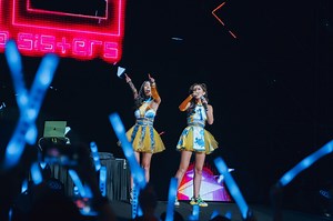 368K views · 10K reactions | 2023年第一場show專門飛回馬來支持 @dissy.official First show in 2023 for Leng Sean @thelengsisters @lengsean @kh3n_chua | Leng Yein | Facebook