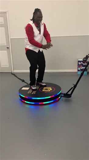 Make your event unforgettable with our 360 photo booth in Orlando! Perfect for weddings, parties, corporate events, and celebrations, our 360 booth captures stunning slow-motion videos guests can instantly share. Affordable, professional setup, and nonstop fun — book Orlando’s best 360 booth today. 📸🎉