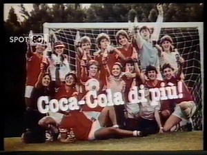 Coca-Cola (1983) "COCA-COLA...di più!". Ecco lo spot con la versione completa di questo jingle datato 1983. Provenienza filmato: Archivio Personale Koseidon72 I bellissimi di Spot80: per tutto il mese di agosto Spot 80 ti propone gli spot più belli delle estati anni 80. Buona estate! #spot80 #pubblicitadiunavolta #pubblicitàvintage #spotanni80 #pubblicitàanni80 #anni80 #coca-cola #thecoca-colacompany | Spot 80