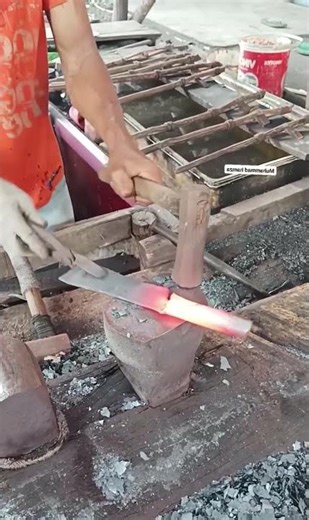 Blacksmith traditional #forging #blacksmithing #bladesmith #forged #creative