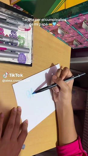Te muestro el proceso de la carta que le hice a mi papá por su cumpleaños ✨❤️ Si buscas ideas para sorprender a alguien especial, ¡este video es para ti! 🎨✍️ #lettering #cartacreativa #handmadegift #diyregalos #regalopersonalizado #papá #cumpleaños #ideascreativas #tiktokarte #manualidadesfáciles #almacreativasn