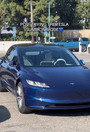 Exploring Tesla's Smart Summon Mode Features