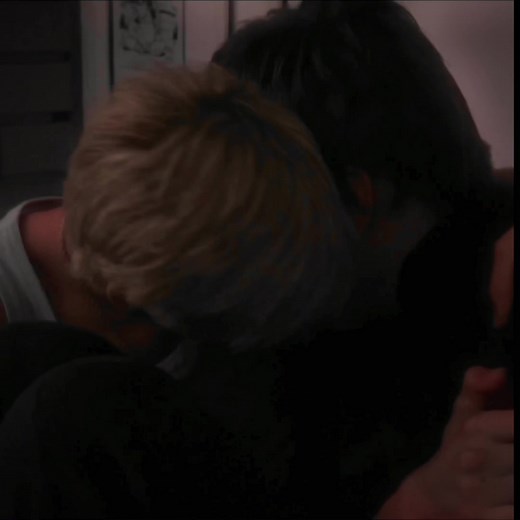 taxxie ou mony? both look funny 😭 no but fr, maxxie was the only one who was really there for tony w/ effy in s2 #tonystonem #maxxieoliver #skins #cskinsedit