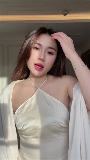 Video của Linh Chi Phạm (@linhchipham2) với bản nhạc nhạc nền - Chiến Em sop