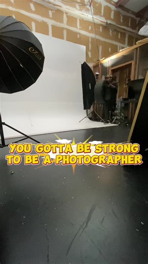 You gotta be strong to be a photographer! You definitely need upper body strength 😂 I kept changing angles so I kept moving the light 😂 don’t judge me! We’re gonna count this as day 22 guys. I’ve been making more content that I want to share with y’all. Would this be considered photography lifestyle content? 🤔 I think so #photography #mississippi #fyp #photographylife #CapCut